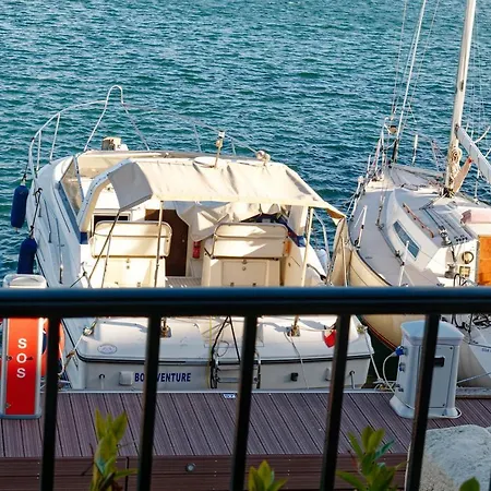 4 Etoiles Pieds Dans L'eau Cogolin