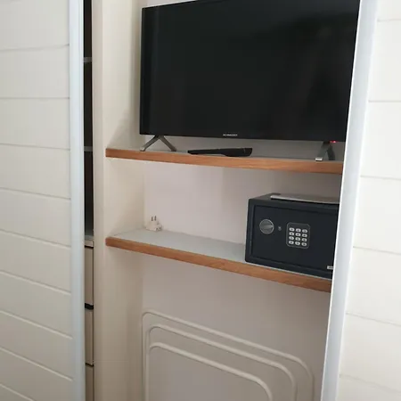Apartman 4 Etoiles Pieds Dans L'eau *