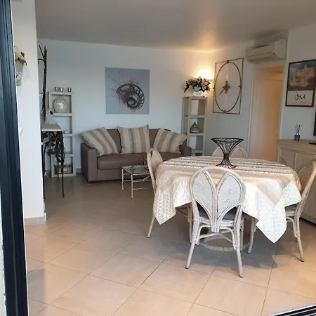 Apartman 4 Etoiles Pieds Dans L'eau *